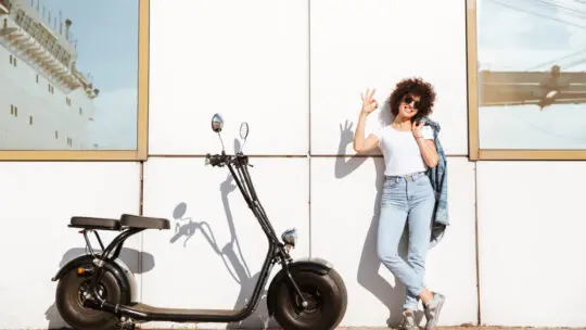 Toulouse, la ville rose sur un nuage écologique grâce aux scooters électriques