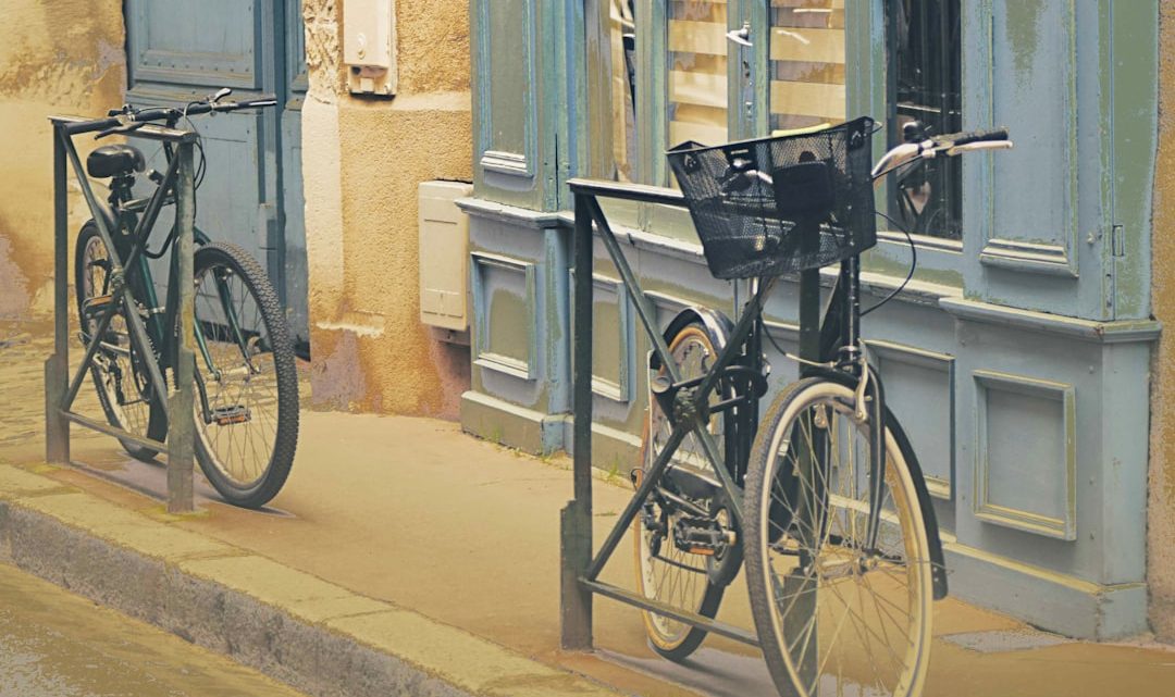 Visite insolite Toulouse à vélo : itinéraires secrets 2026